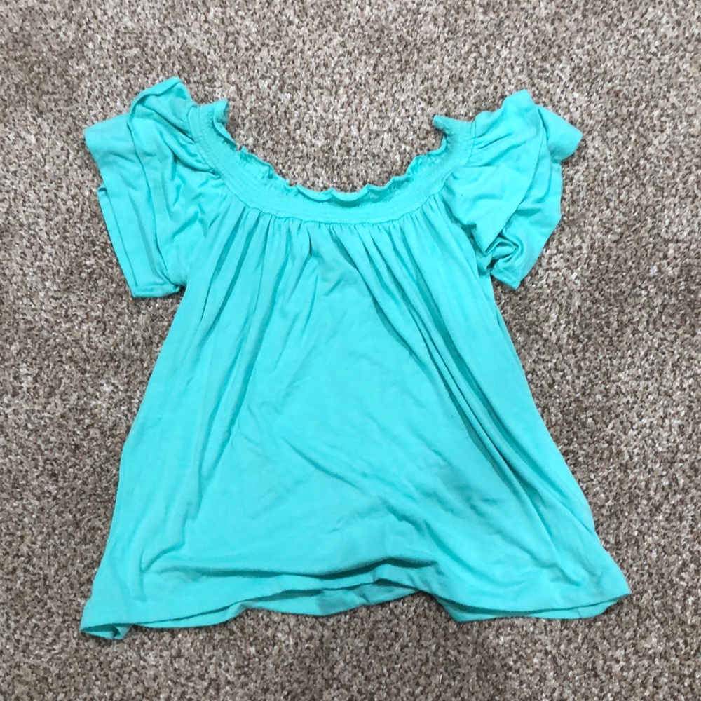 Blue off the shoulder short-sleeve t-shirt